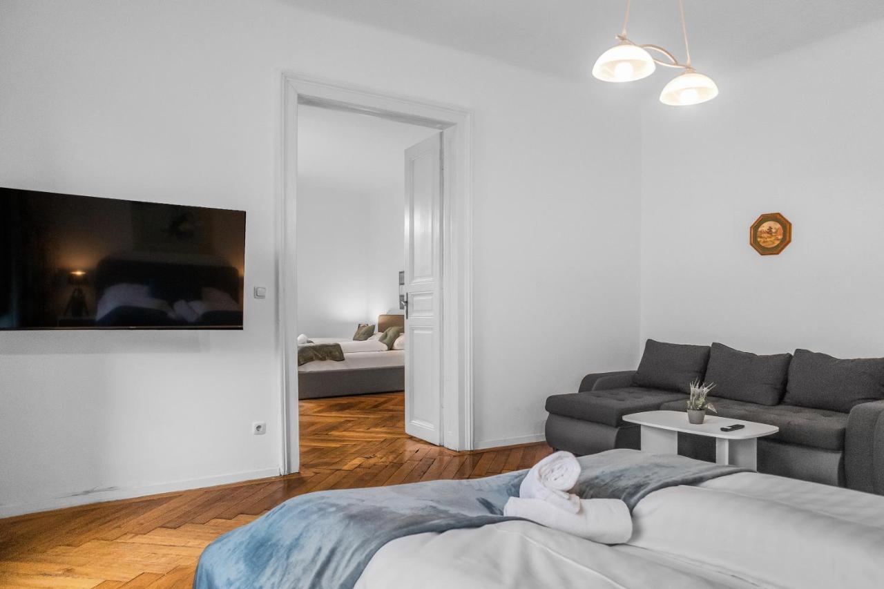 Roomy 2Br Apt. Near Akh -Perfect For Longstays Bécs Kültér fotó